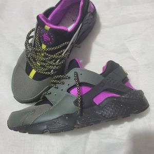 Beautiful unique colored Nike Huaraches